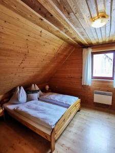 Drevenica Západné Tatry s kúpacou kaďou a krbom