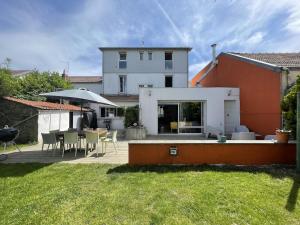 Maisons de vacances Grande Maison Familiale a Nantes avec Piscine : photos des chambres