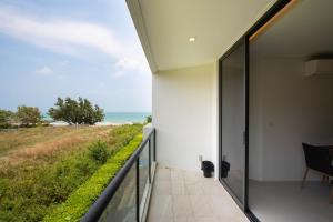 Escape II CondominiumE225