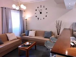 Στη γειτονιά μας - Análipsis