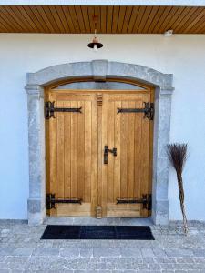 Apartments & Rooms Domacija Krnc