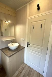 Campings Camping La Pinede Enchantee : photos des chambres