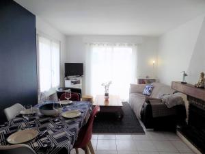 Appartements ROYAN - APPARTEMENT en rez-de-chaussee avec TERRASSE - QUARTIER AU CALME : photos des chambres