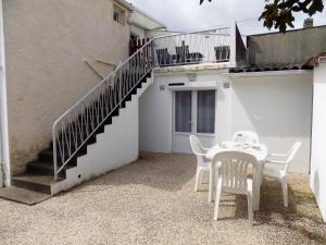 Appartements ROYAN - APPARTEMENT en rez-de-chaussee avec TERRASSE - QUARTIER AU CALME : photos des chambres