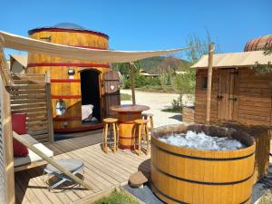 Campings Hebergement Insolite avec SPA - Foudreaterre : photos des chambres