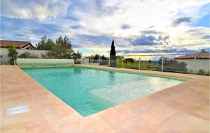 Appartements Awesome Apartment In Flaux With Outdoor Swimming Pool, 1 Bedrooms And Wifi : photos des chambres