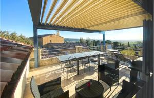 Appartements Awesome Apartment In Flaux With Outdoor Swimming Pool, 1 Bedrooms And Wifi : photos des chambres