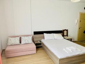 Romantic Rose Apartment