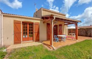 Maisons de vacances Beautiful Home In Jard-sur-mer With Wifi And 4 Bedrooms : photos des chambres