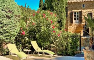 Maisons de vacances Awesome Home In Sabran With Wifi, Private Swimming Pool And 5 Bedrooms : photos des chambres