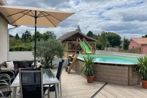 Magnifique villa avec piscine et cabane - Saubrigues