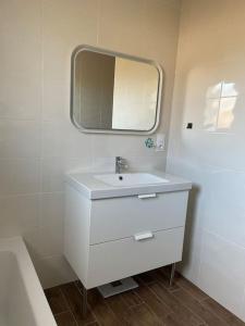 Villas Magnifique villa avec piscine et cabane : photos des chambres