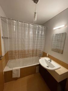 Lisbon Spirit (with free parking)