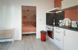 Appartements Beautiful Apartment In Tiuccia Casaglione With 1 Bedrooms : photos des chambres