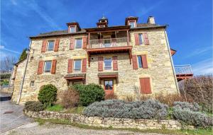 Maisons de vacances Awesome Home In Castelnau D Mandailles With Outdoor Swimming Pool, Wifi And 4 Bedrooms : photos des chambres