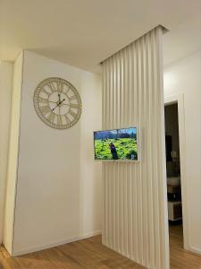wood & white home