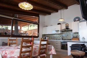 Villa Premiere immersa nel verde a Castelluzzo