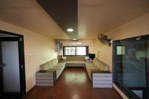 Hotel Ravi Residency