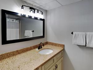 Edgewater Leeward #603