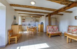 Maisons de vacances Stunning Home In Castelnau D Mandailles With Outdoor Swimming Pool, Wifi And 4 Bedrooms : photos des chambres