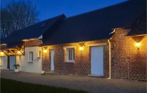 Maisons de vacances Awesome Home In Maulvrier St Gertrude With Wifi And 3 Bedrooms : photos des chambres