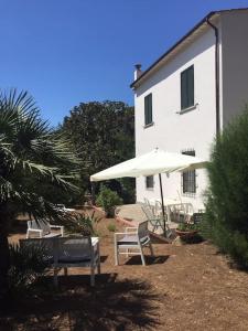 Villa SantAntonio con ampio giardino a due passi dal mare