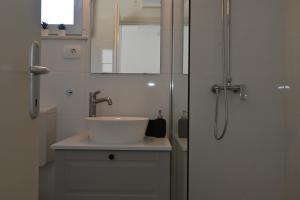 Romantic Escape With Private Hot Tub Near Split