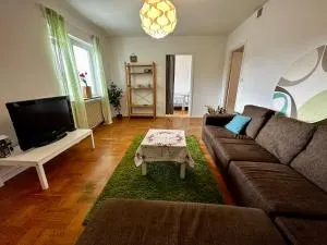 Ljungaverk Takvåning med Ekgolv och badkar nära älven - Сундсвалль