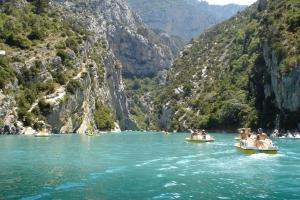 Appartements Enchanting 12th-Century Provence Chateau Hideaway, Sleeps 6, Large Pool, 5km to Lorgues : photos des chambres