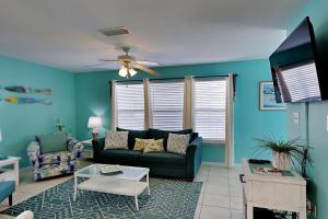 Three Cs #102 - Surfsong