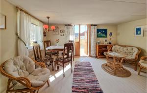 Amazing Home In Hovenäset With Kitchen