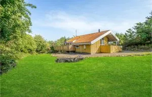 Three-Bedroom Holiday Home In Allinge - Allinge