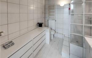 Appartements Nice Apartment In Eu With Wifi And 1 Bedrooms : photos des chambres