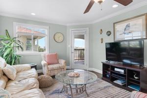 Sunset Harbor Palms 2-301