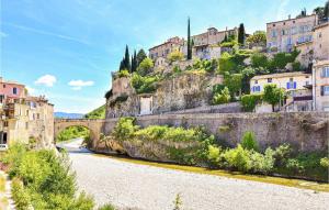 Maisons de vacances Amazing Home In St Marcellin Ls Vaiso With Outdoor Swimming Pool And 1 Bedrooms : photos des chambres