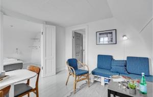 2 Bedroom Cozy Apartment In Svendborg