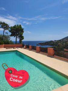 Plage à pieds - 3hvězdičkové hotely ve městě Théoule-sur-Mer