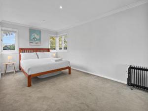Central Armidale 2-Bedroom Apartment