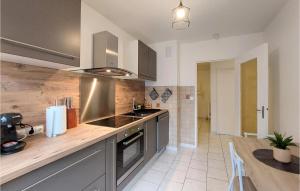 Appartements Nice Apartment In Montbliard With Wifi And 1 Bedrooms : photos des chambres