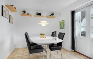 Two-Bedroom Apartment In Blavand