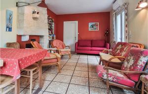 Maisons de vacances Awesome home in Saint-Georges-de-Didon with 2 Bedrooms : photos des chambres