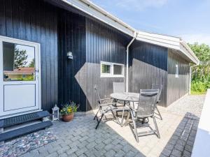 10 person holiday home in Blåvand