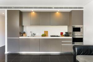 Stylish 1 bdrm Camperdown - Car park, Gym & Pool