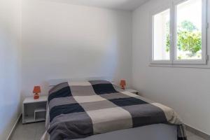 Villa 4 personnes U Pinu, piscine partagée, 6 kms de porto vecchio