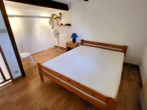 Appartements Appartement Six-Fours-les-Plages, 3 pieces, 5 personnes - FR-1-316-104 : photos des chambres