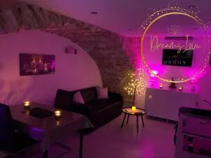 Appartement Love room avec jacuzzi et hammam privatisé Lieu insolite en amoureux Spa détente assurée avec de doux massages en options sur demande - 普朗-多尔贡