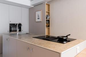 Completamente reformado con vistas al mar y piscina