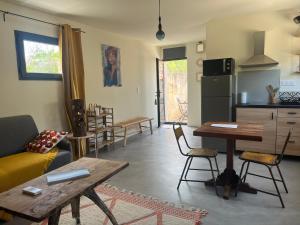 Appartements Studio dans les Alpilles : photos des chambres