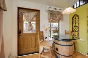 Winery Cabin in Fredericksburg with Wraparound Deck!