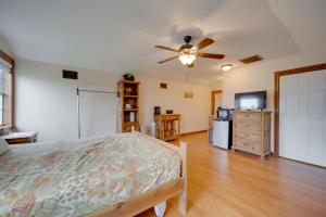 Studio in Fredericksburg Winery with Shared Hot Tub